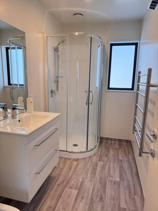 Cbd Luxury Parkside Living 2 Bedroom With Parking 크라이스트처치 외부 사진
