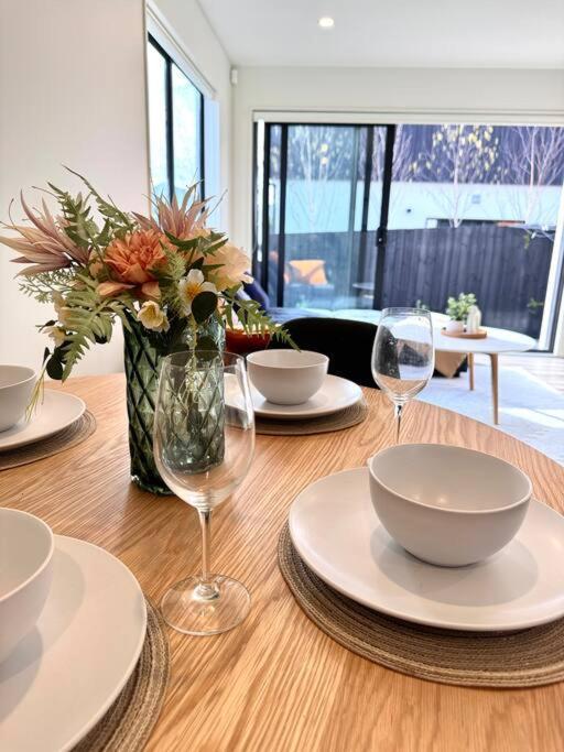 Cbd Luxury Parkside Living 2 Bedroom With Parking 크라이스트처치 외부 사진